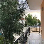 Gjinaj Отель Шенджин