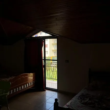 Gjinaj Hotell 3*