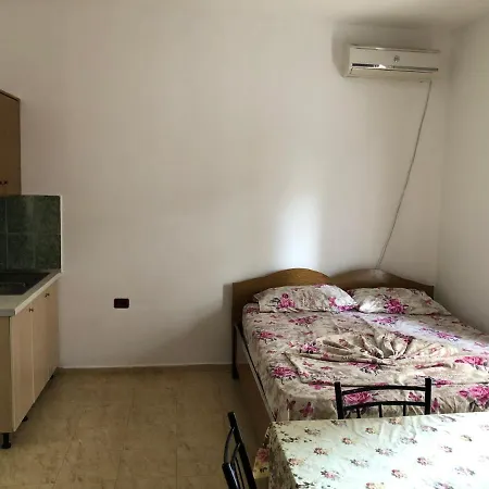 Gjinaj 3*