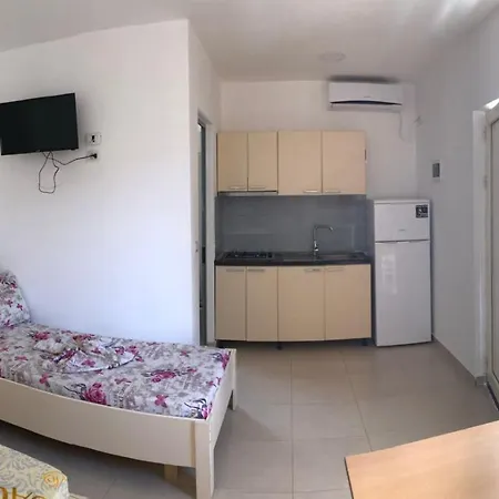 Hotell Gjinaj